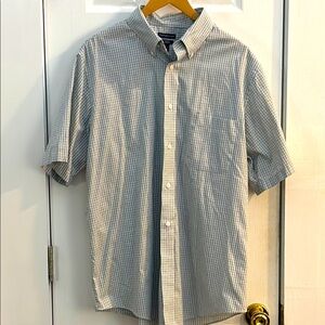 Croft and Barrow Men's Oxford Blue Checkered Shirt size Large (16-1/2 - 17 neck)